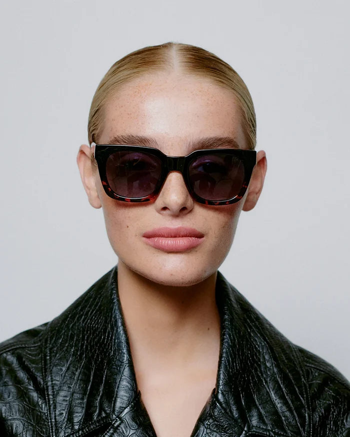A.Kjærbede Nancy Sunglasses - Black Demi Tortoise