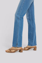 Marilyn Straight Jeans In Petite - Vista Lakes