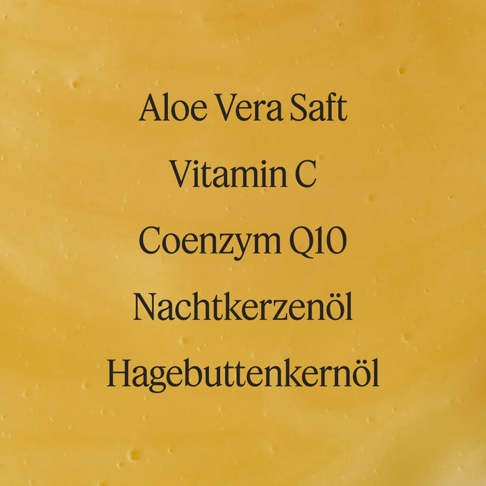 Santaverde Vitamin C & Q10 Serum Textur – Detailaufnahme der leichten, gelartigen Naturkosmetik-Formulierung mit Hauptwirkstoffen Aloe Vera, Vitamin C und Coenzym Q10